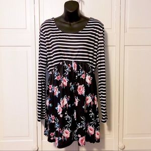 2XL Women’s Floral/Striped Top EUC